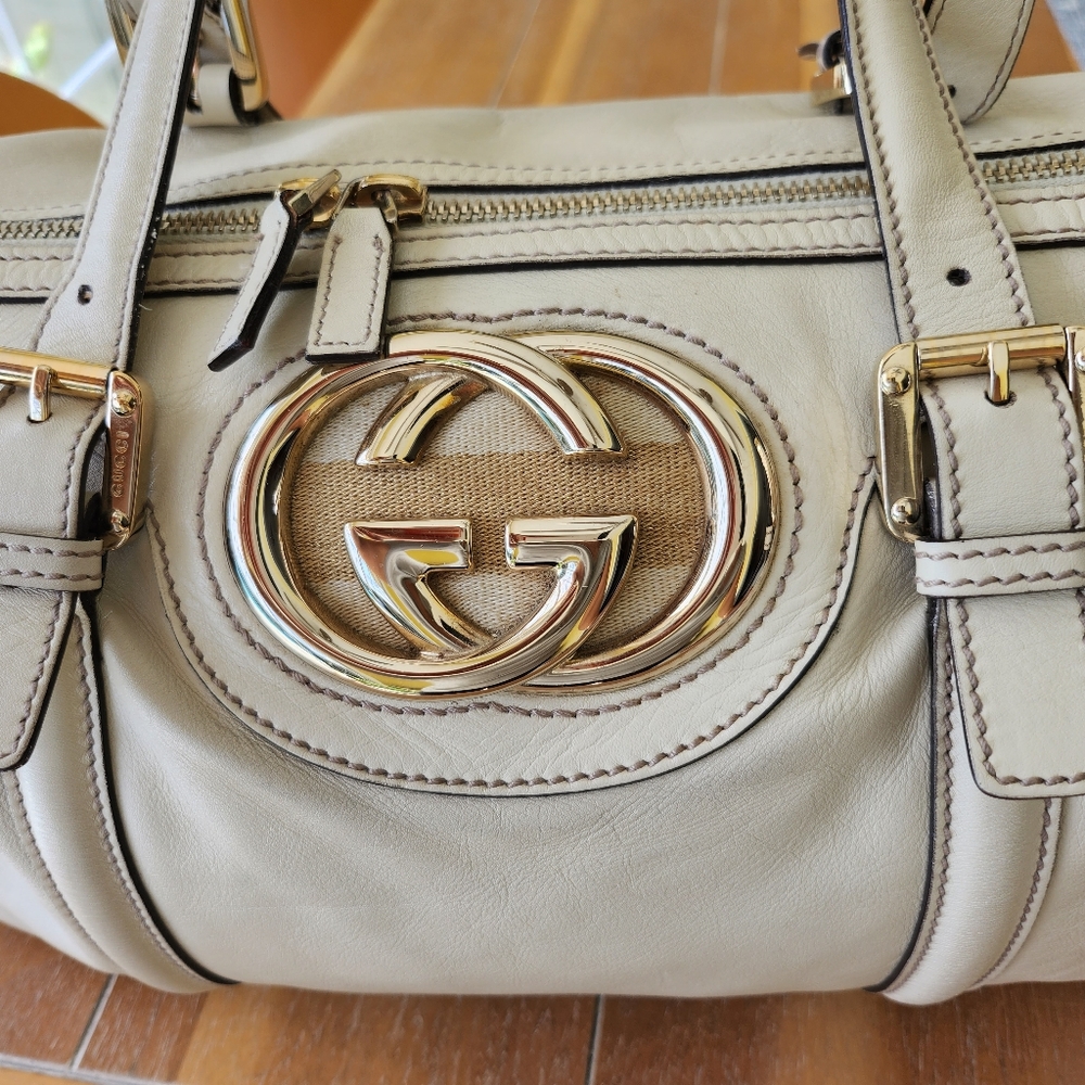 Large Beautiful Authentic Gucci Interlocking Gg L… - image 5